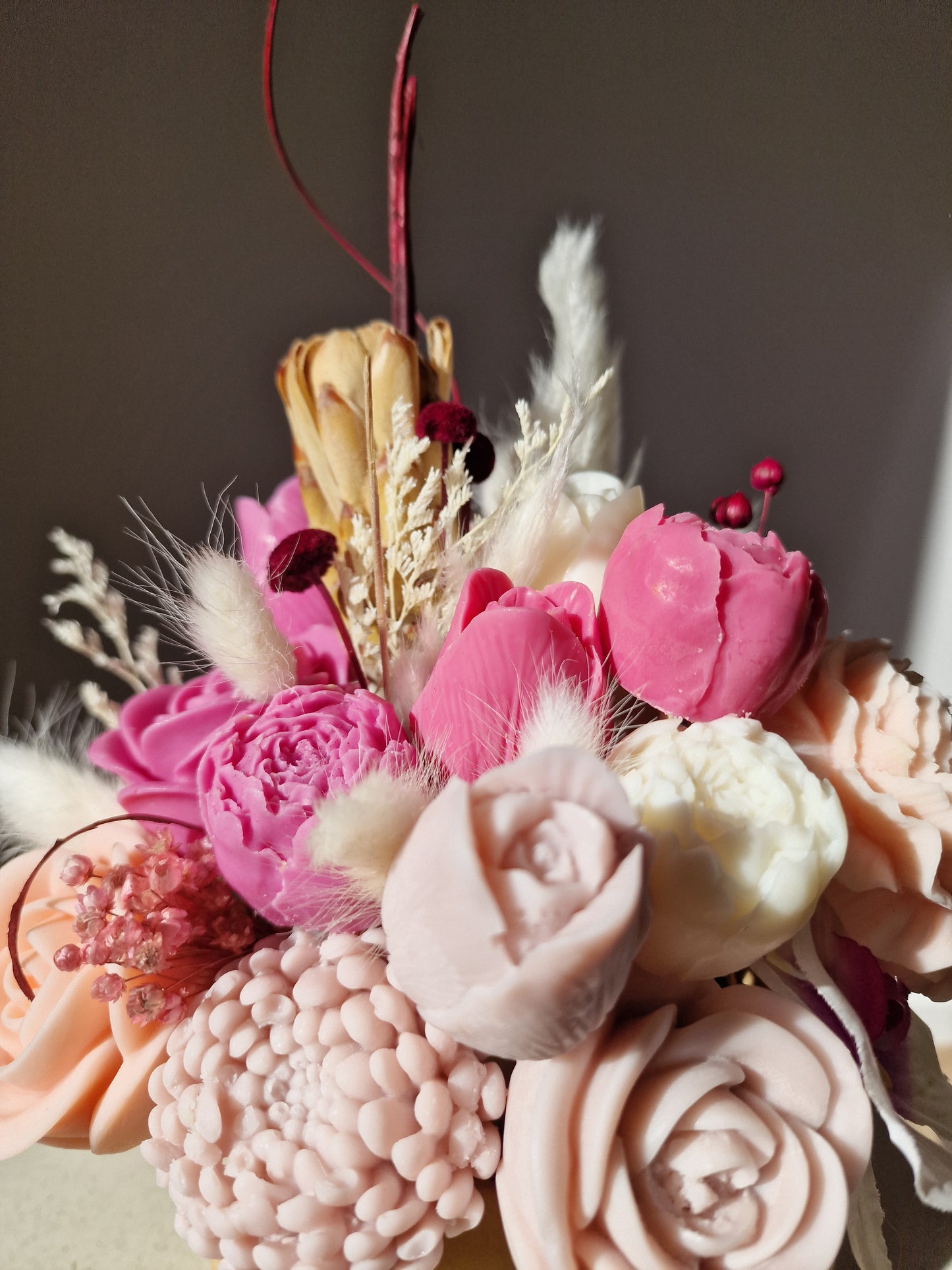 Blush- Aranjament cu flori pastelate S