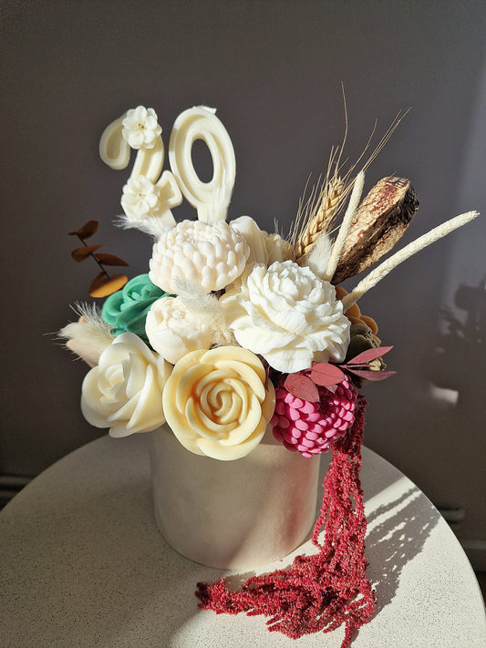 Amelie - Aranjament cu flori si lumanari S