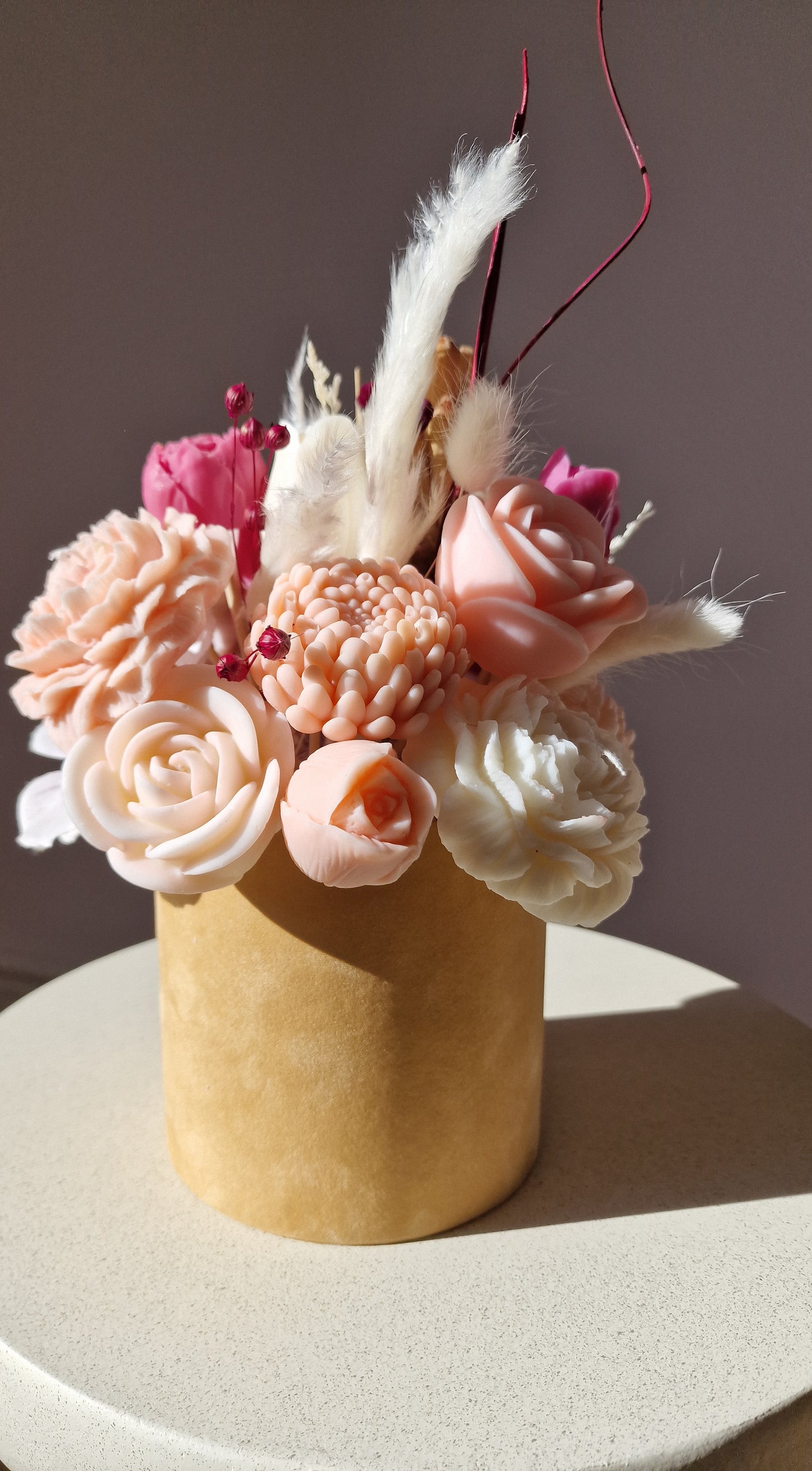 Blush- Aranjament cu flori pastelate S